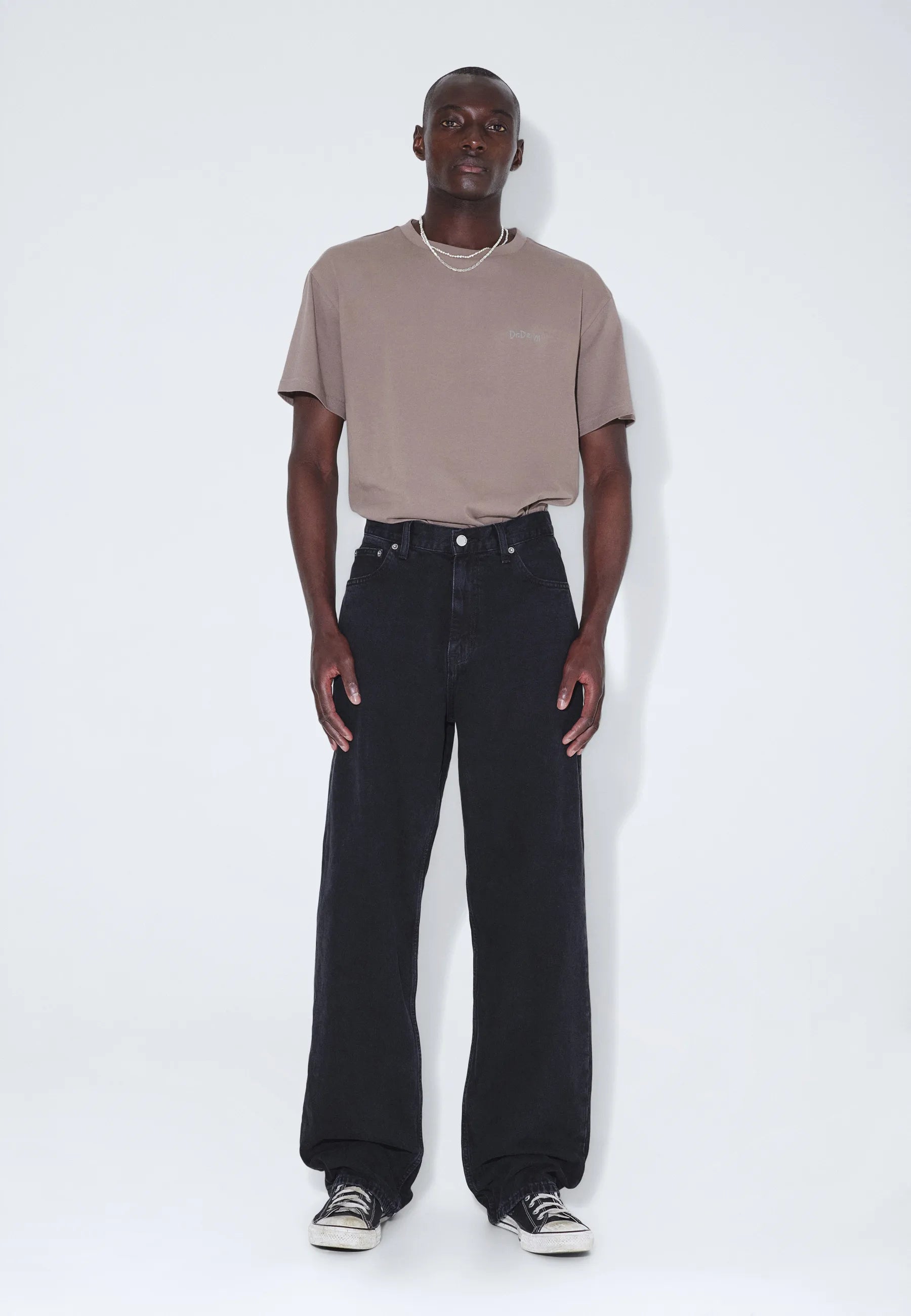 2110102A70_DrDenim_OmarRelaxed_WornBlack_Main_M1_4