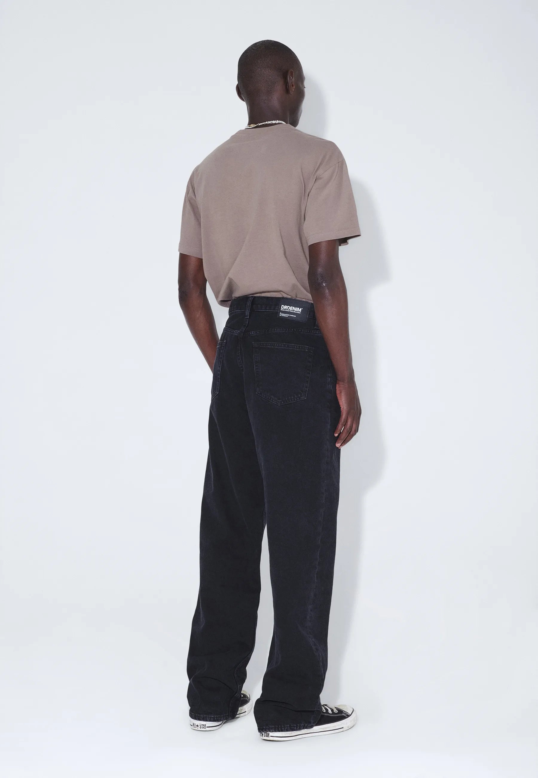 2110102A70_DrDenim_OmarRelaxed_WornBlack_Main_M2