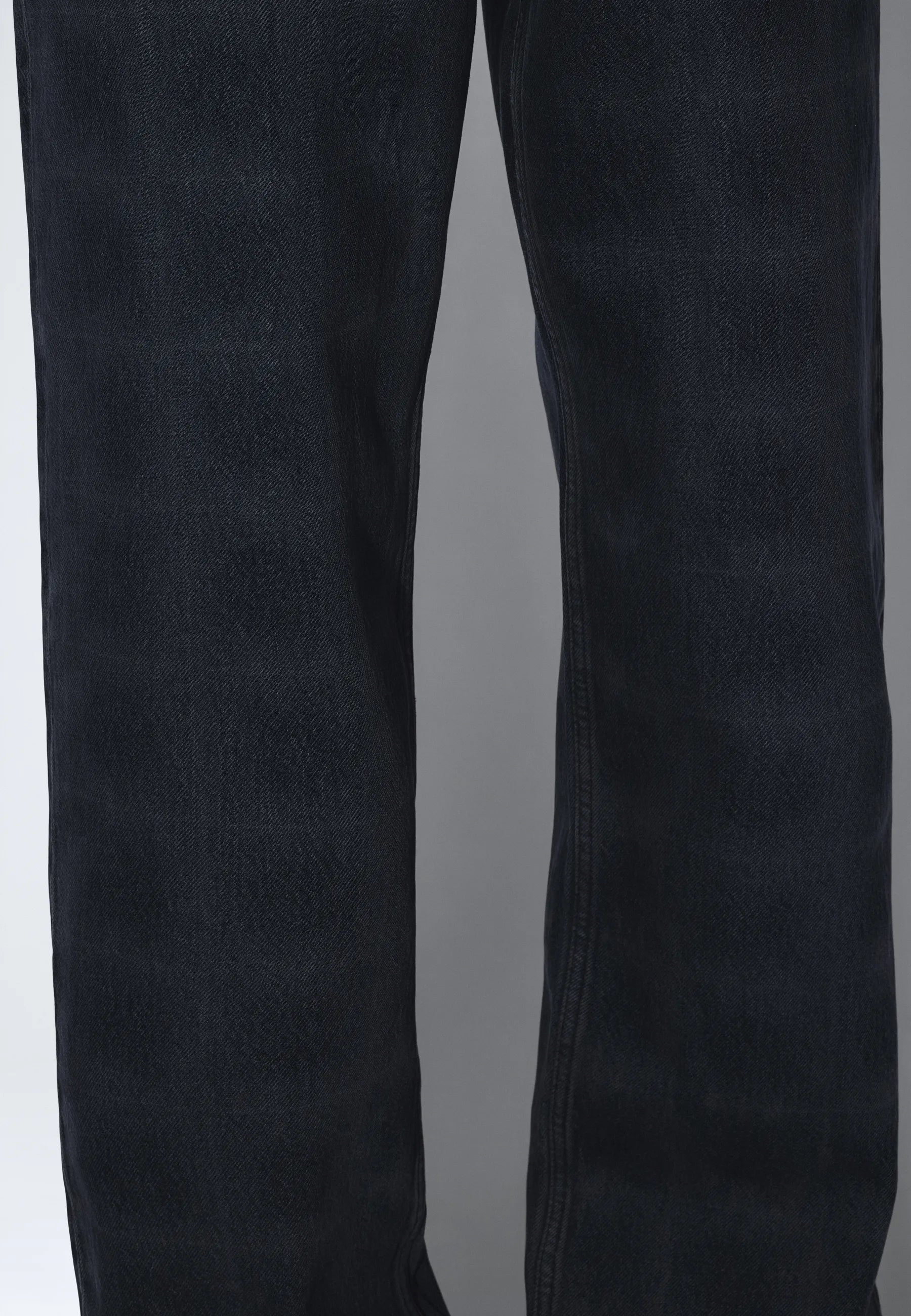 2110102BM3_DrDenim_OmarRelaxed_StreamCheckOverdye_main_M5_3