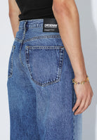 2110102L90_DrDenim_OmarRelaxed_StreamMidFade_Main_M5_2