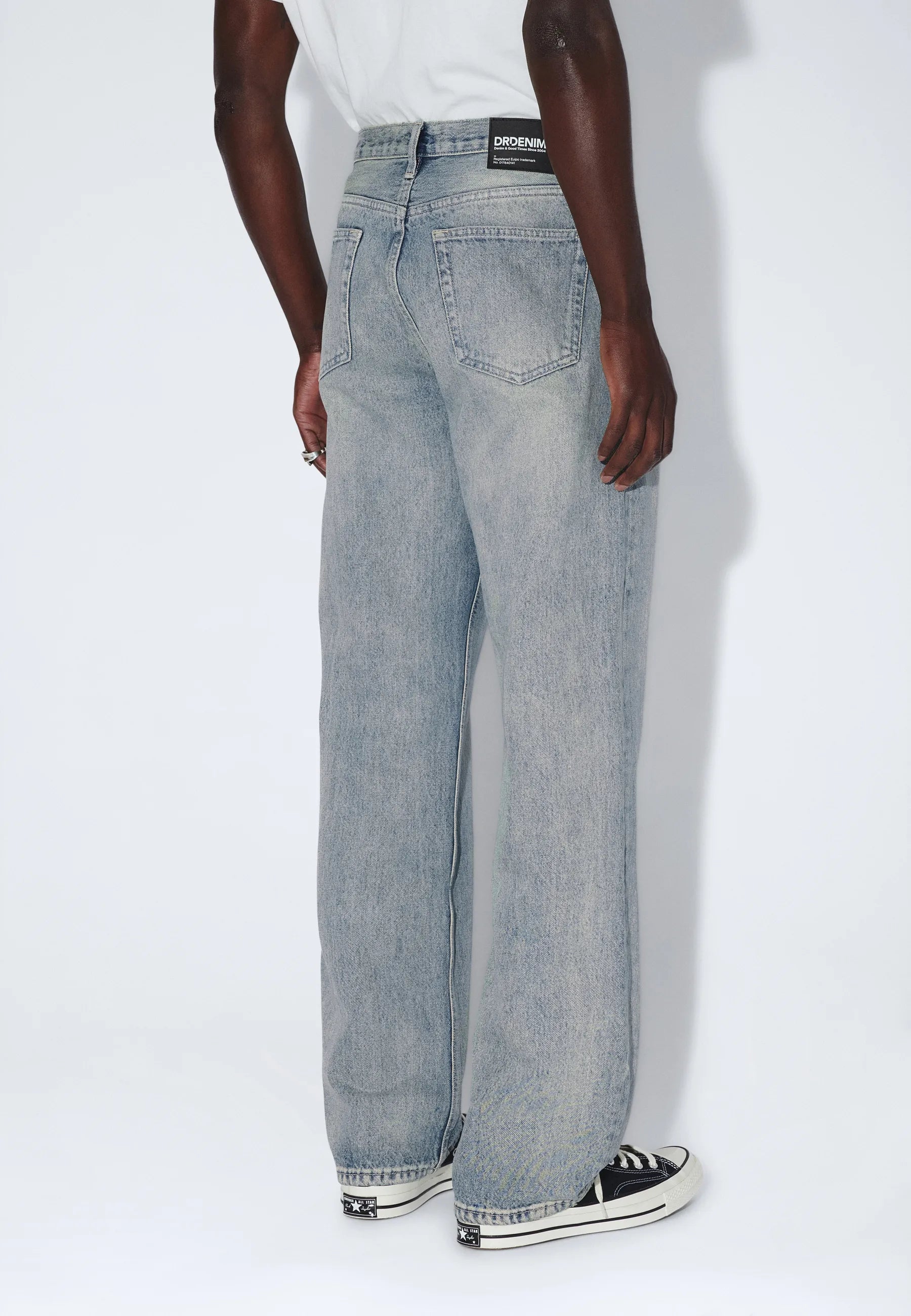 2110102M01_DrDenim_OmarRelaxed_DriftLightUsed_main_M4_1