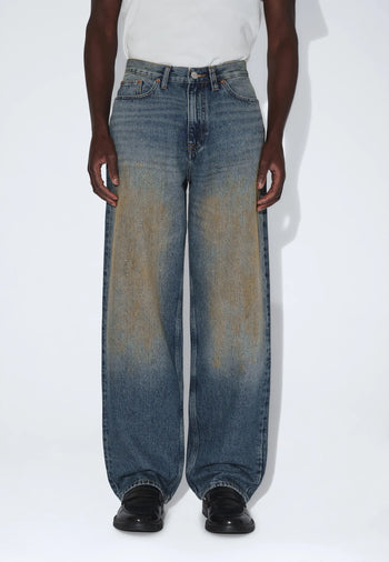 2110102M14_DrDenim_OmarRelaxed_StreamMidMudStains_main_M3_1