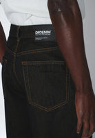 2110102M21_DrDenim_OmarRelaxed_KodiakRinse_main_M5