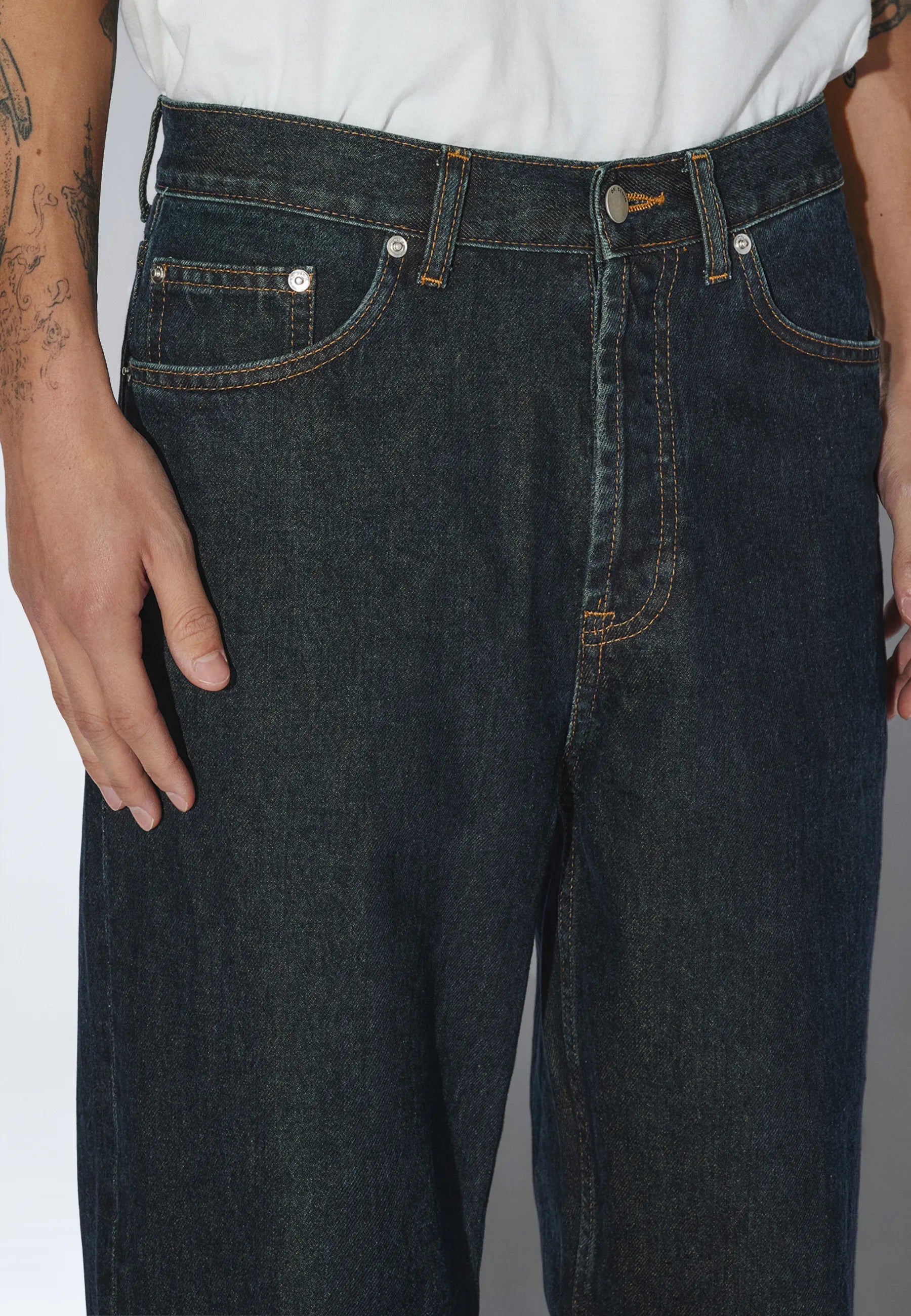 2110102M22_DrDenim_OmarRelaxed_KodiakDarkRetro_main_M5_1