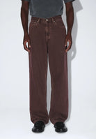 2110102U78_DrDenim_OmarRelaxed_WashedAubergine_main_M3_1