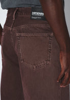 2110102U78_DrDenim_OmarRelaxed_WashedAubergine_main_M5_2