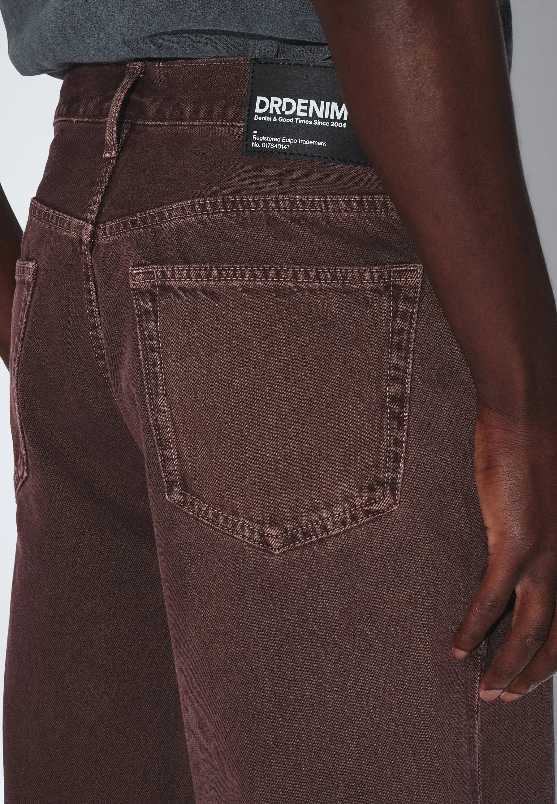 2110102U78_DrDenim_OmarRelaxed_WashedAubergine_main_M5_2