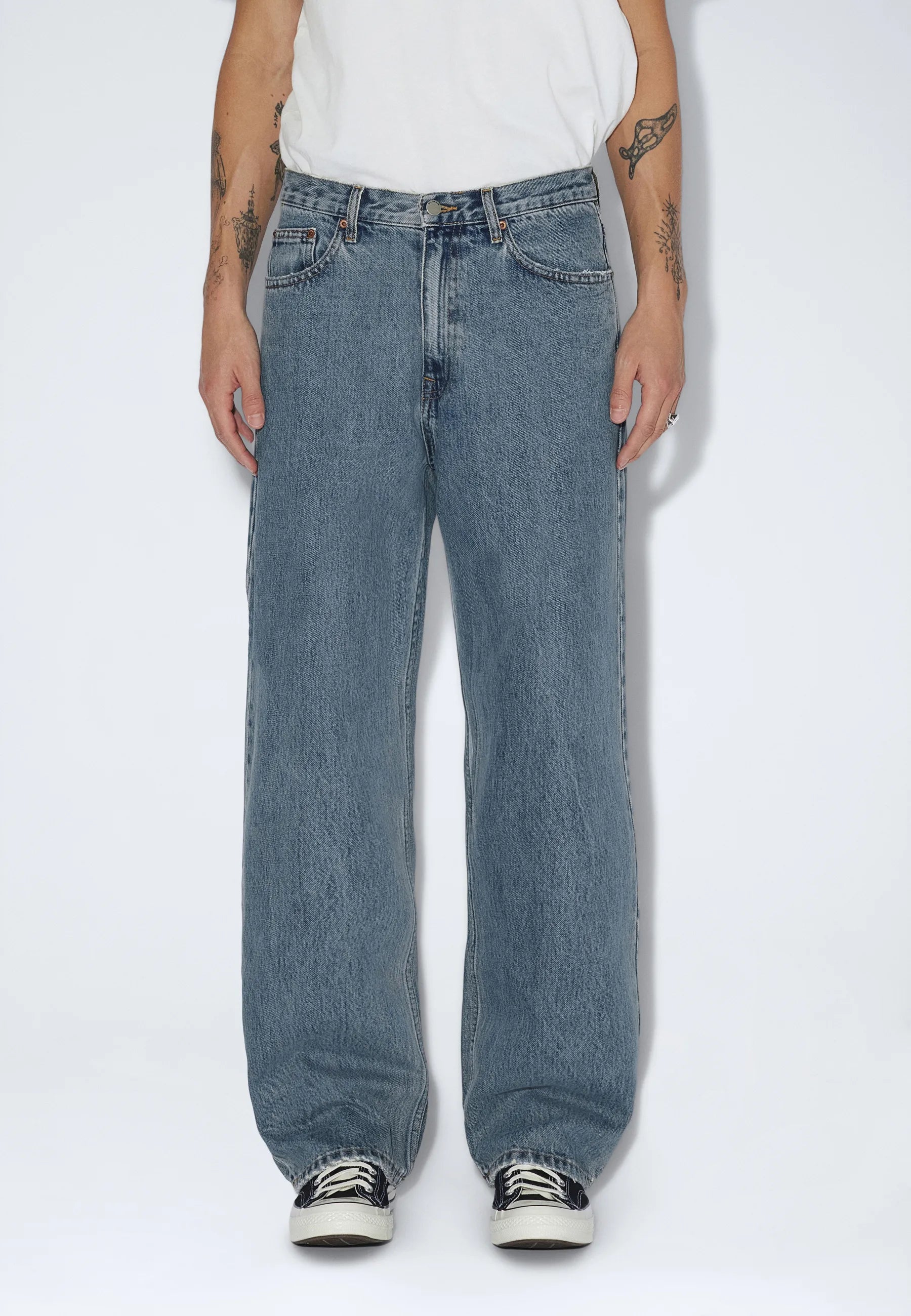 2110102V28_DrDenim_OmarRelaxed_CanyonSkyRetro_main_M3_1