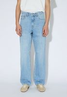 2110102V34_DrDenim_OmarRelaxed_HazeLightUsed_Main_M3_1