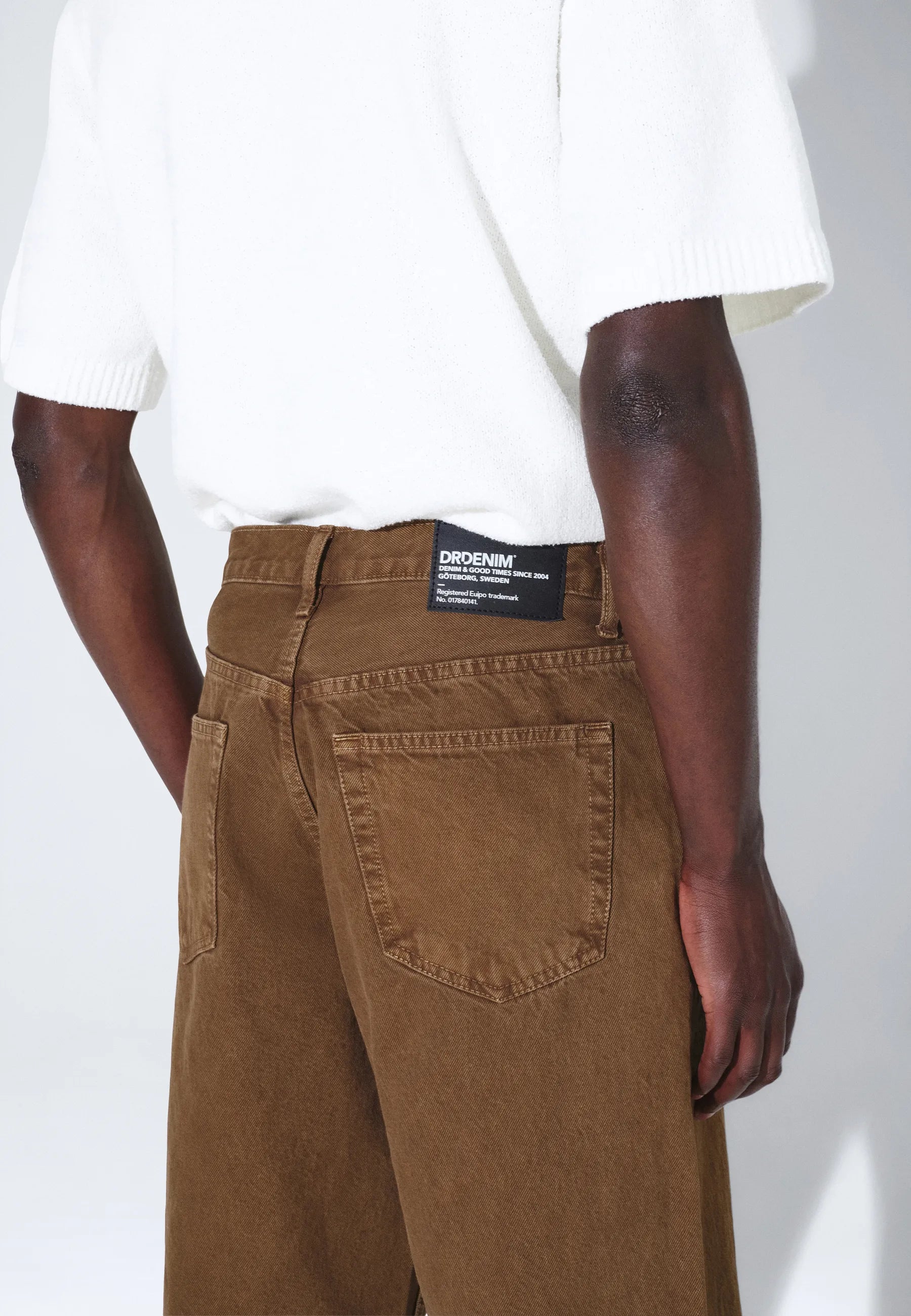 2110103596_DrDenim_OmarShorts_WashedTeak_Main_M5_2