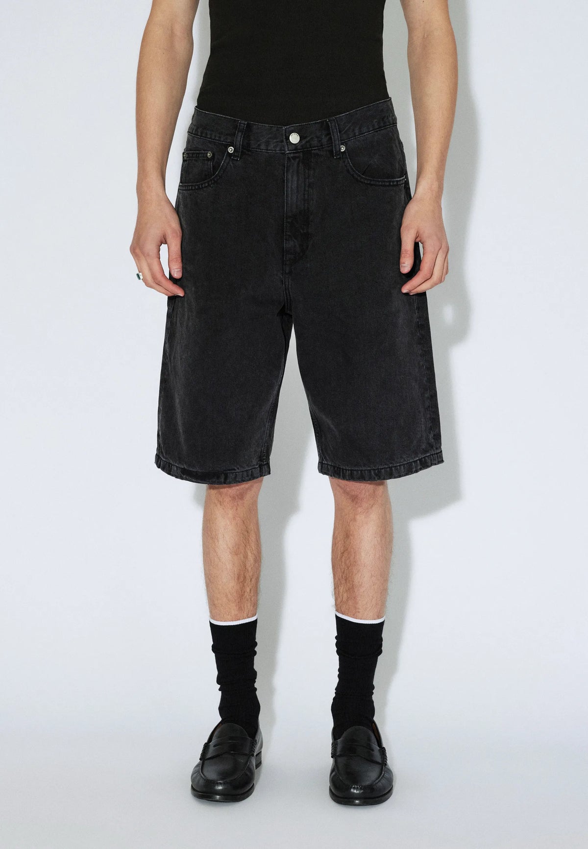 2110103A70_DrDenim_OmarRelaxed_WornBlack_Main_M3_1