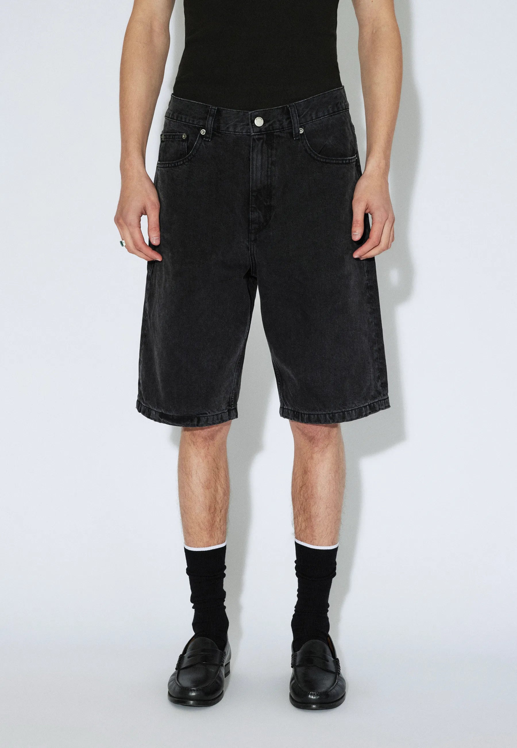 2110103A70_DrDenim_OmarRelaxed_WornBlack_Main_M3_1