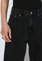 2110103A70_DrDenim_OmarRelaxed_WornBlack_Main_M5_1