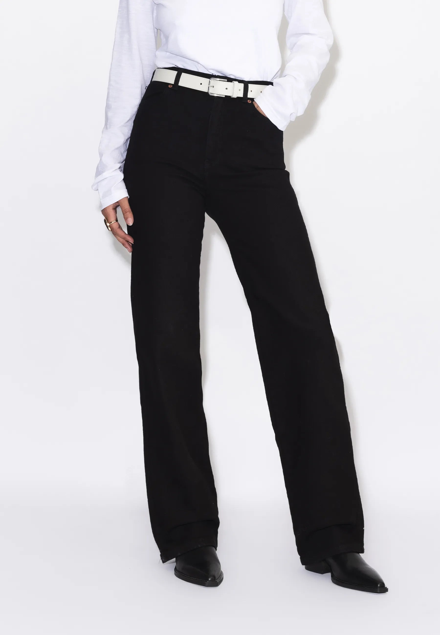 2130106099_DrDenim_MoxyHighStraight_SolidBlack_Main_W3_1