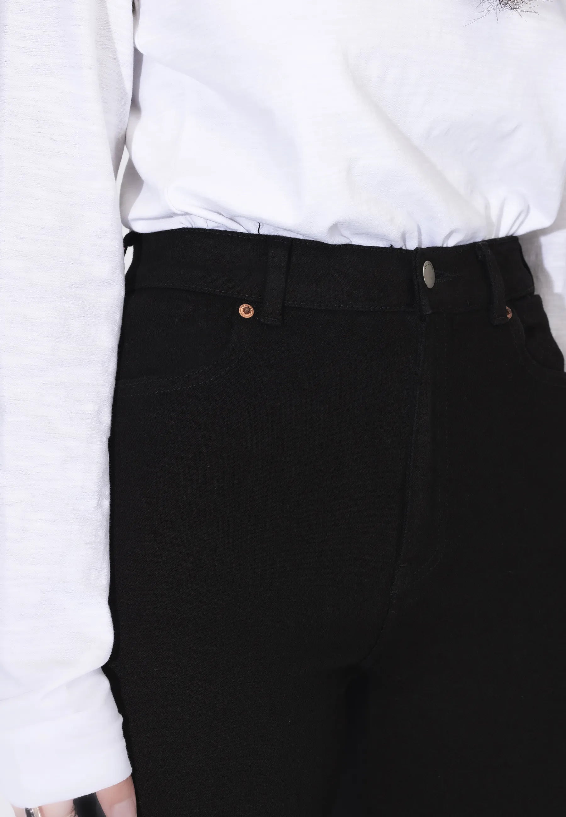 2130106099_DrDenim_MoxyHighStraight_SolidBlack_Main_W5_1