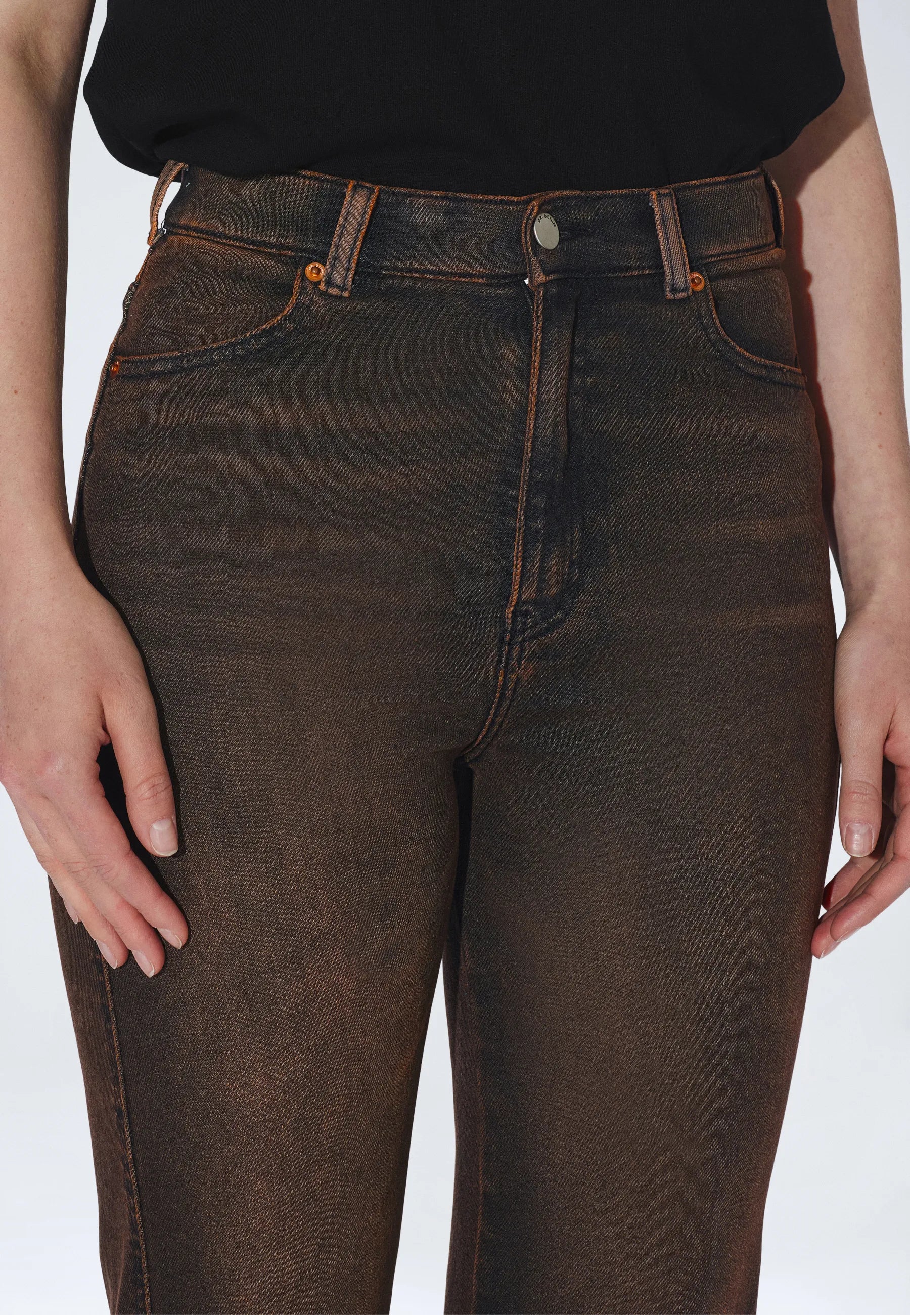 2130106BM2_DrDenim_MoxyHighStraight_MistBrownUsed_main_W5_1