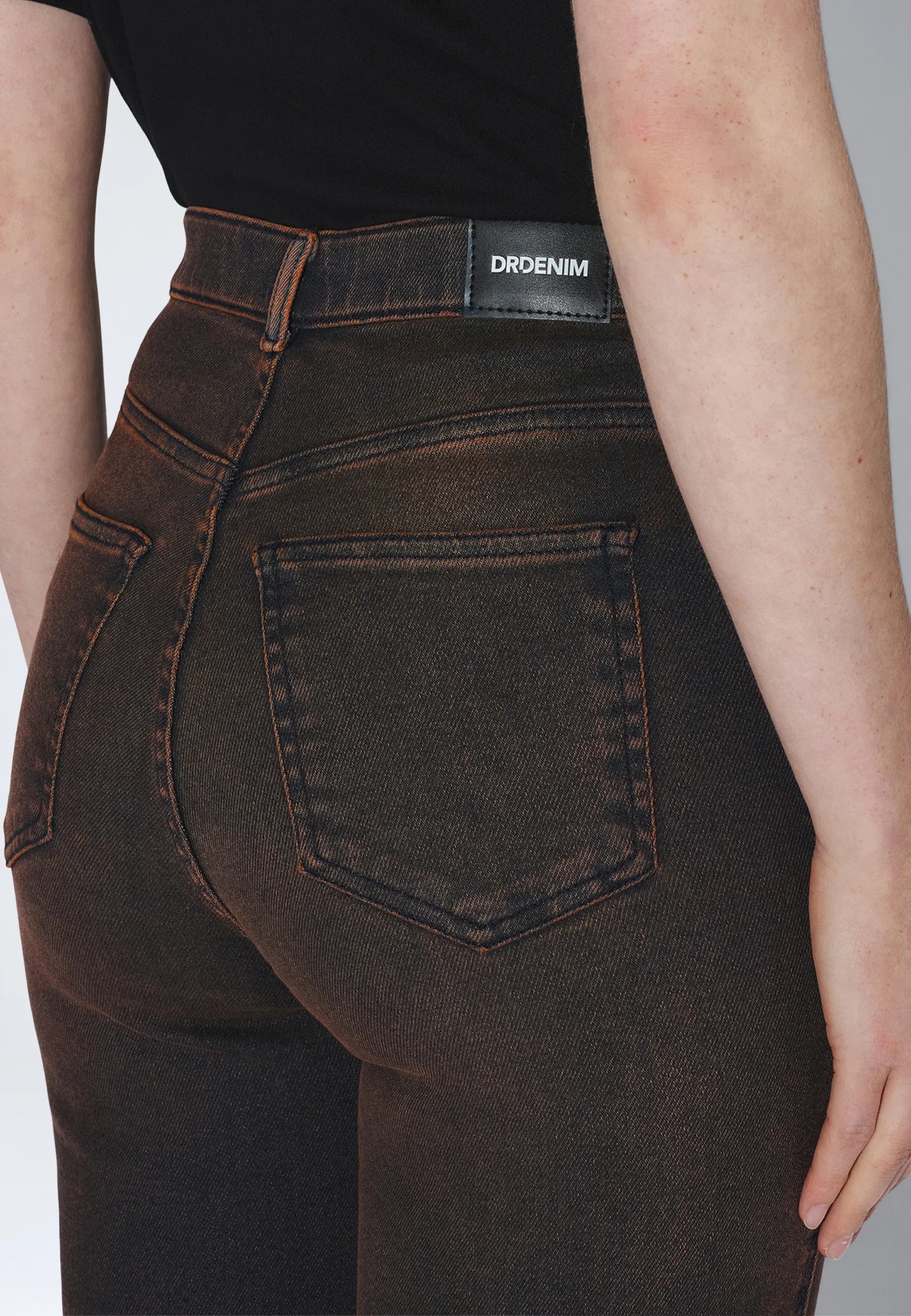 2130106BM2_DrDenim_MoxyHighStraight_MistBrownUsed_main_W5_2