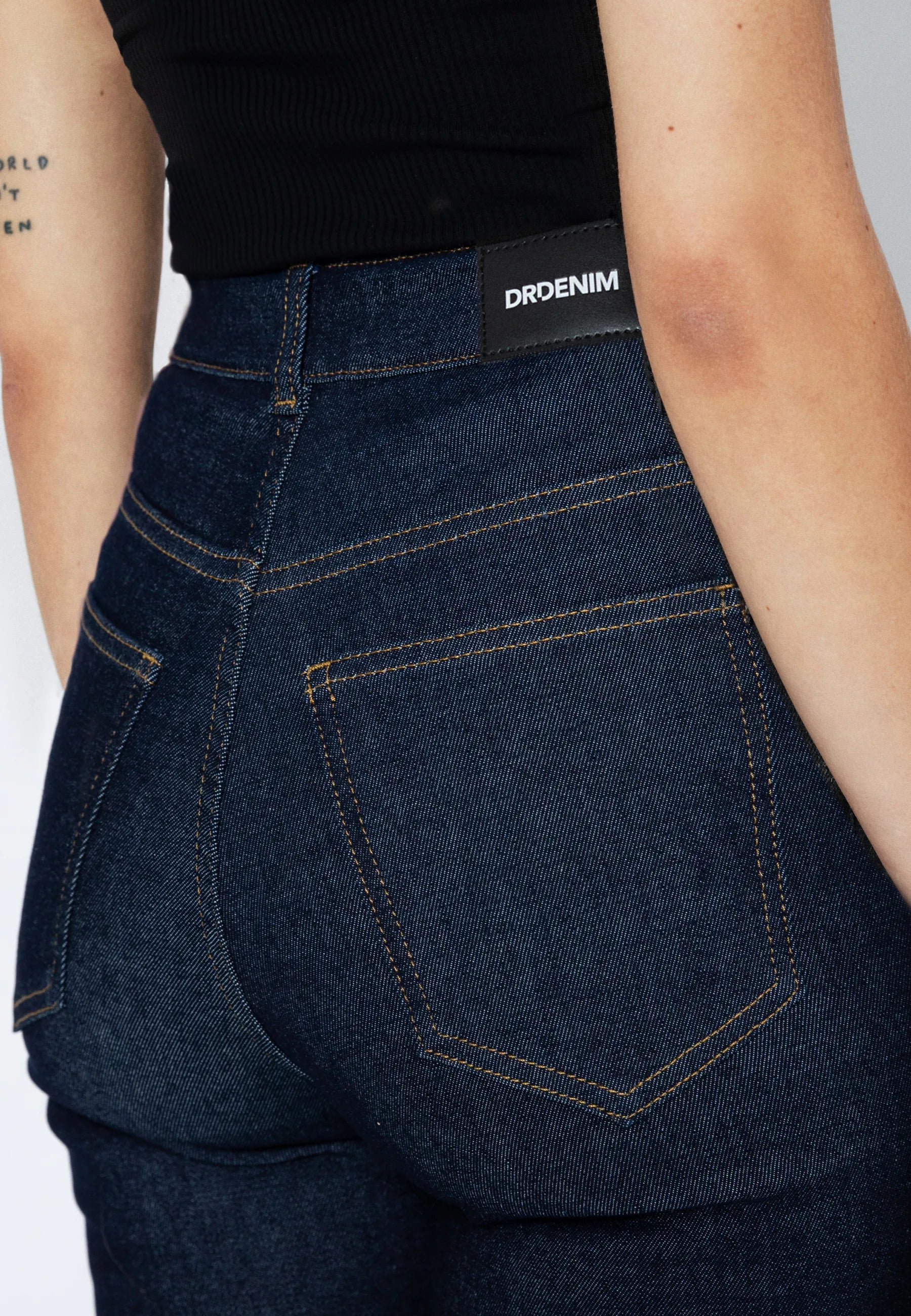 2130106F78_DrDenim_MoxyHighStraight_ScheckBlueRinsed_Main_W5_1