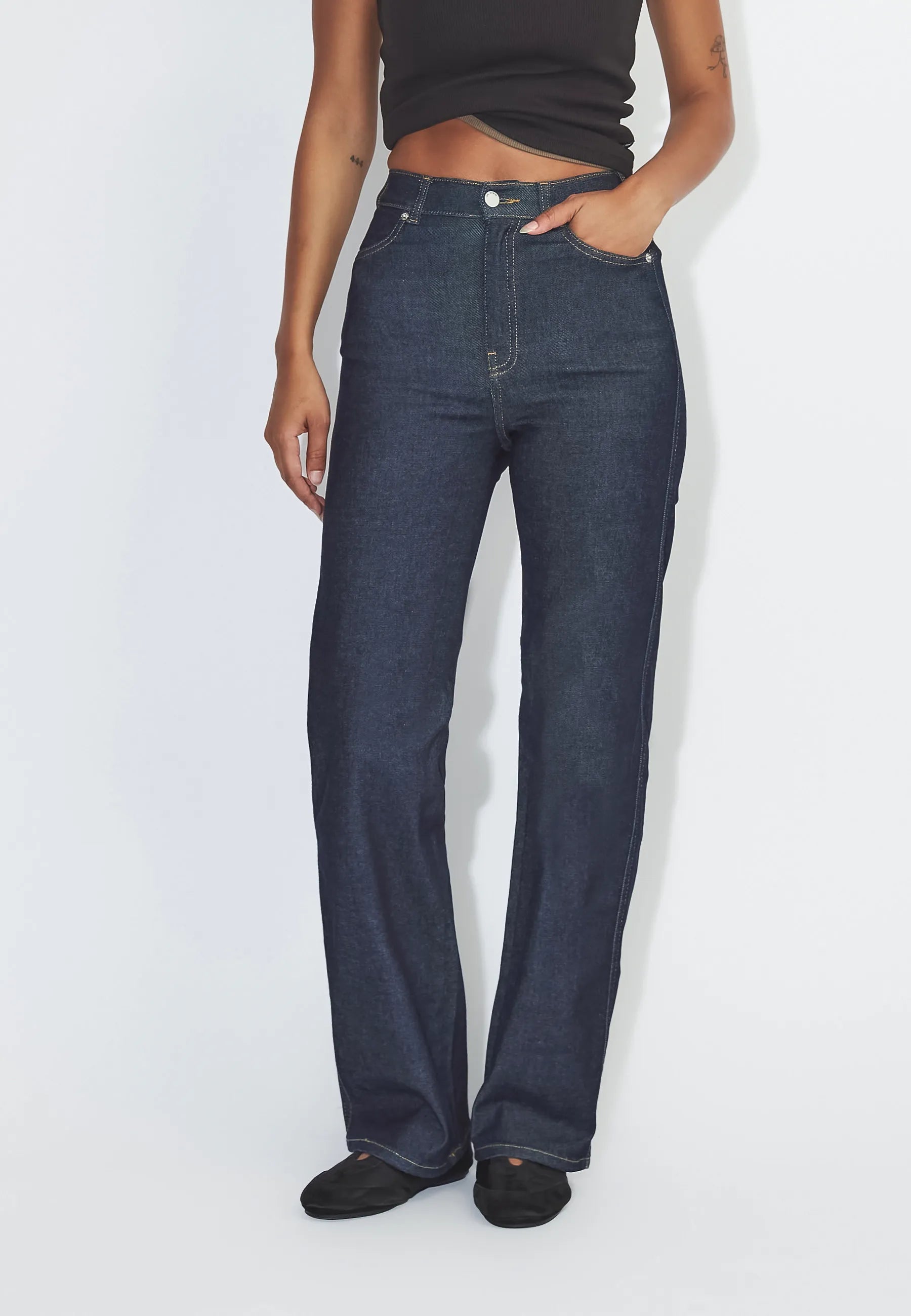2130106F78_DrDenim_MoxyHighStraight_SheckBlueRinsed_Main_W3_1
