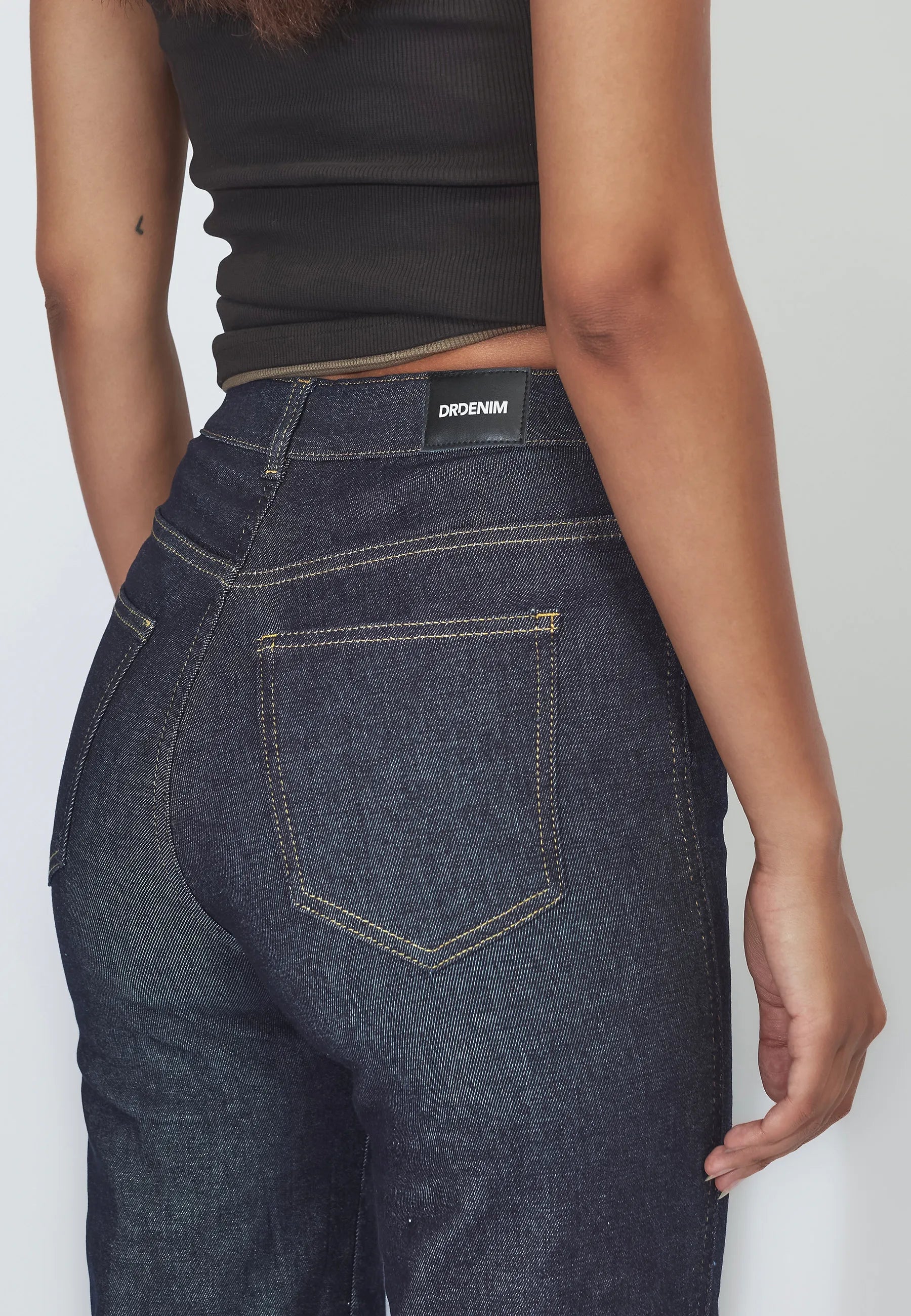 2130106F78_DrDenim_MoxyHighStraight_SheckBlueRinsed_Main_W5_2