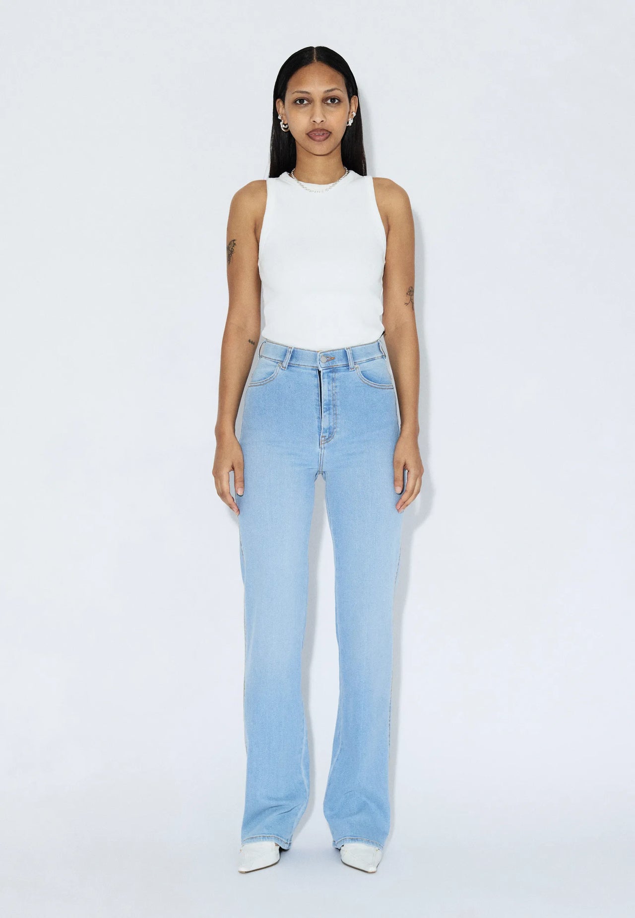 2130106J34_DrDenim_MoxyHighStraight_CapePaleShade_Main_W1_2