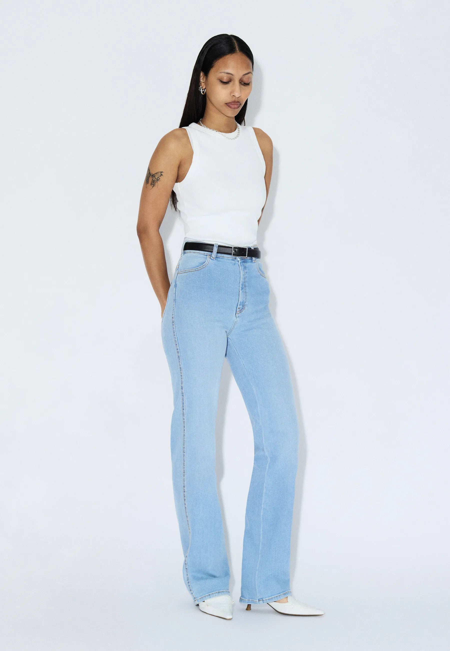 2130106J34_DrDenim_MoxyHighStraight_CapePaleShade_Main_W1_3