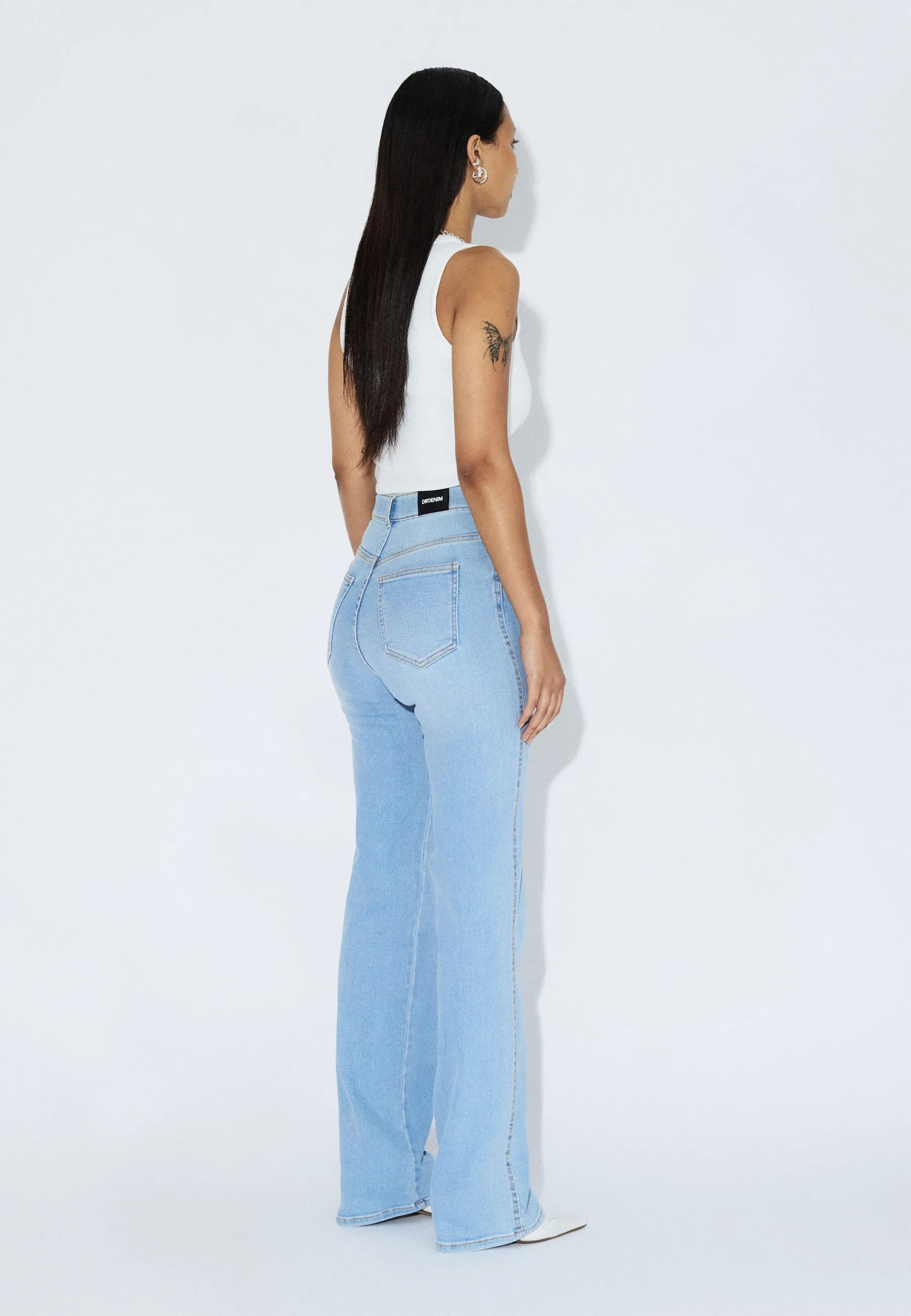 2130106J34_DrDenim_MoxyHighStraight_CapePaleShade_Main_W2_1