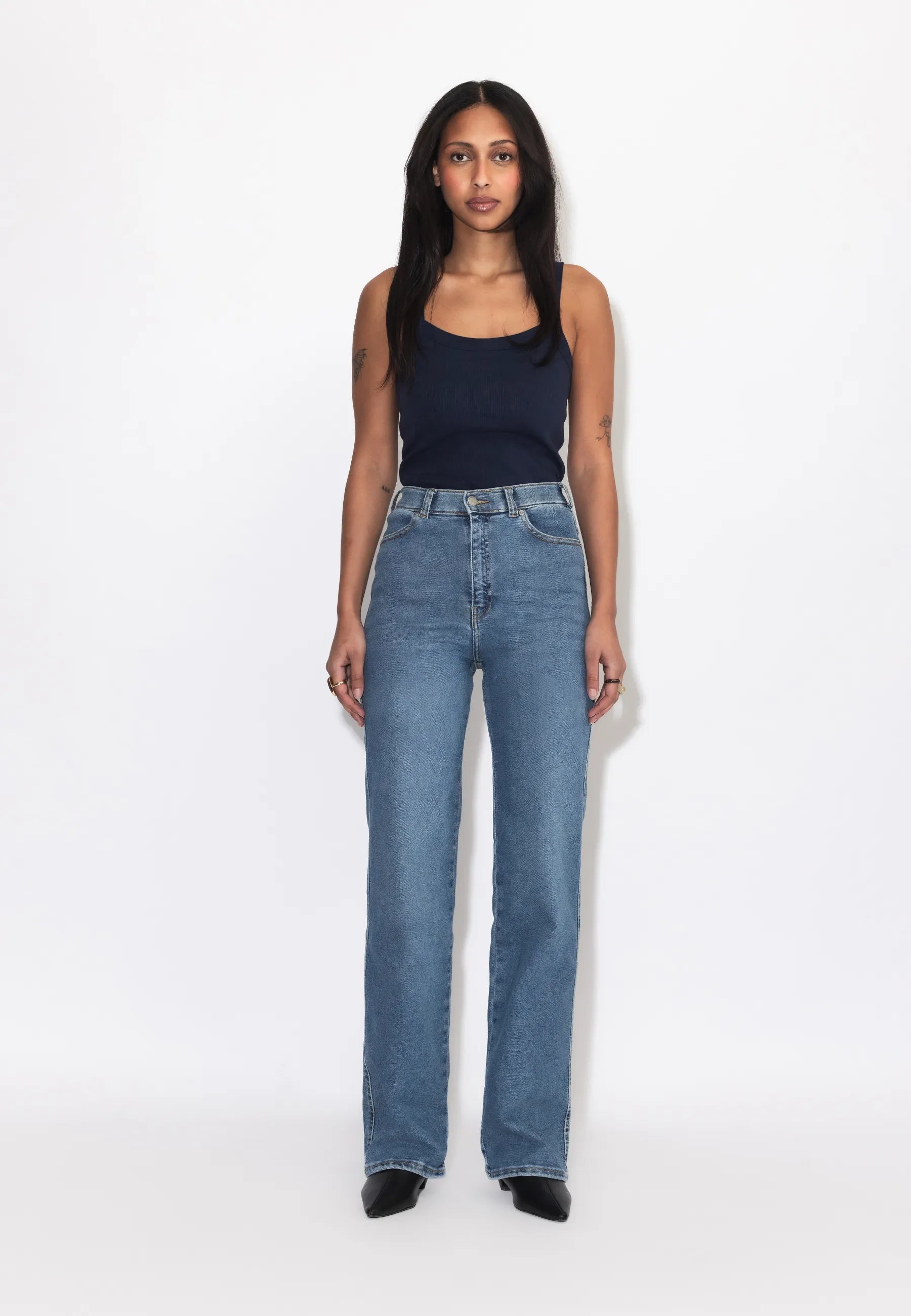 2130106J38_DrDenim_MoxyHighStraight_CapeSkyWornHem_Main_W1_2