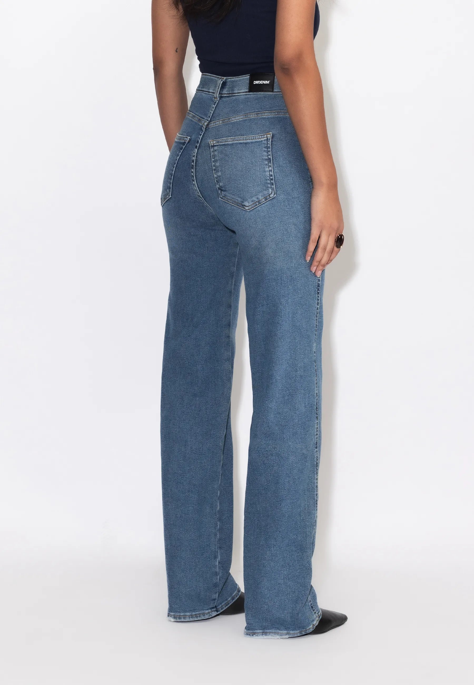 2130106J38_DrDenim_MoxyHighStraight_CapeSkyWornHem_Main_W4_1