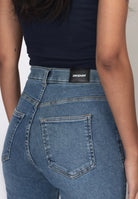 2130106J38_DrDenim_MoxyHighStraight_CapeSkyWornHem_Main_W5_2