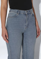 2130106J88_DrDenim_MoxyHighStraight_CapeLightFadeVintage_main_W5_1