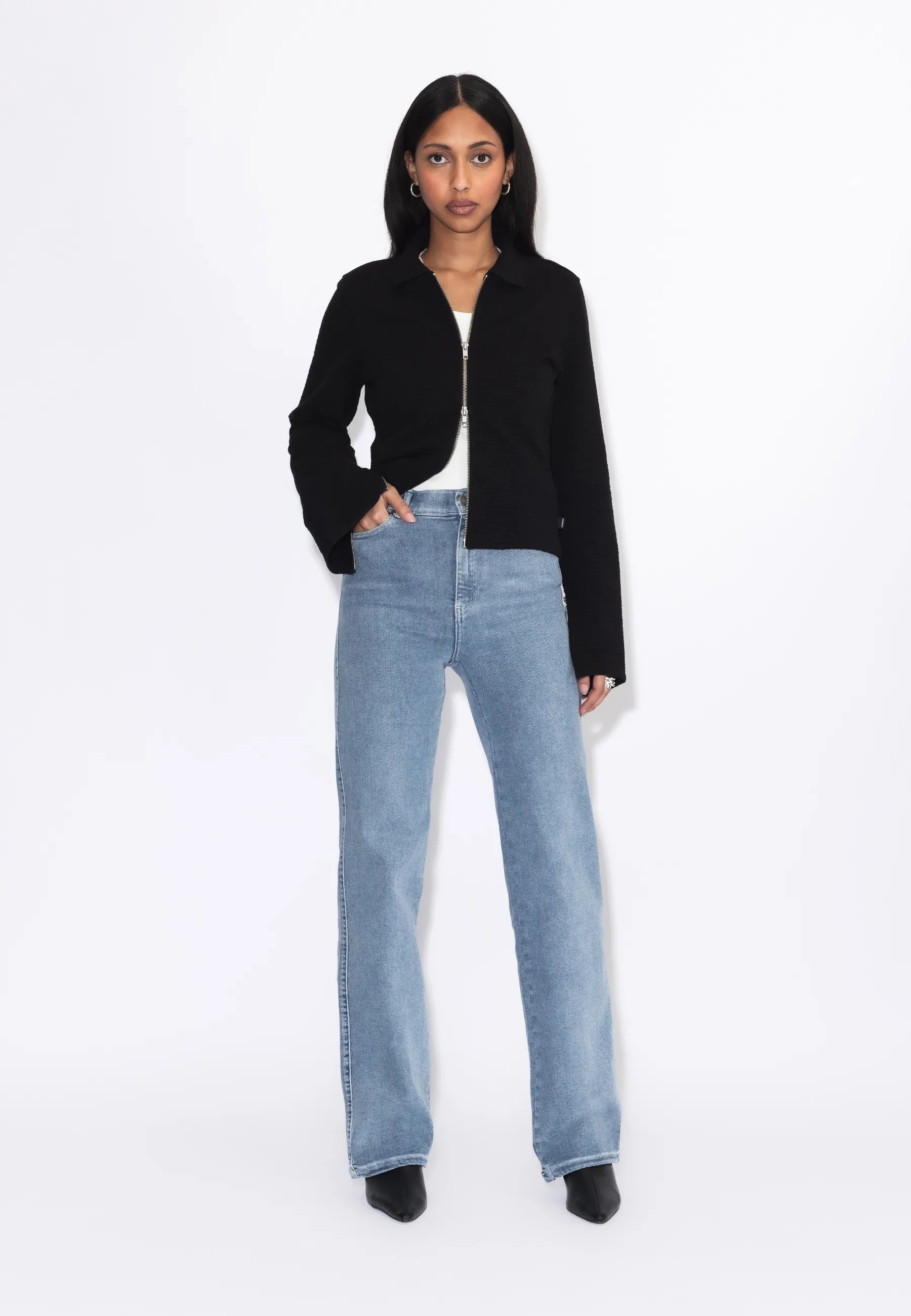 2130106U68_DrDenim_MoxyhighStraight_CapeLightPlain_Main_W1_1