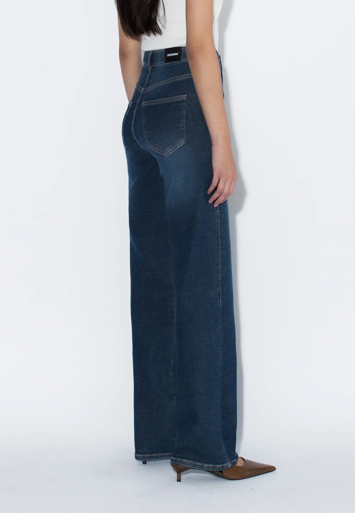 2130106U77_DrDenim_MoxyHighStraight_CapeDeepShade_Main_W4_1