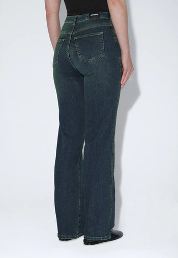 2130106V51_DrDenim_MoxyHighStraight_ValeGreenishFade_main_W4_1