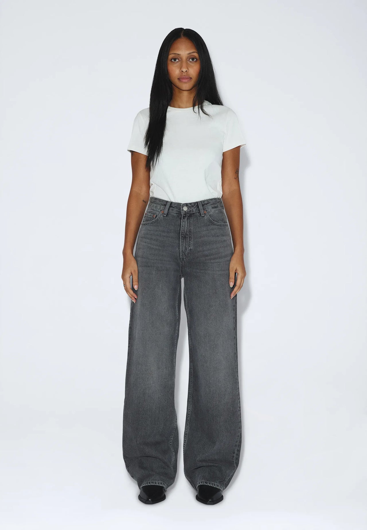 2230101184_DrDenim_DonnaHighRelaxed_MidGreyUsed_main_W1_4
