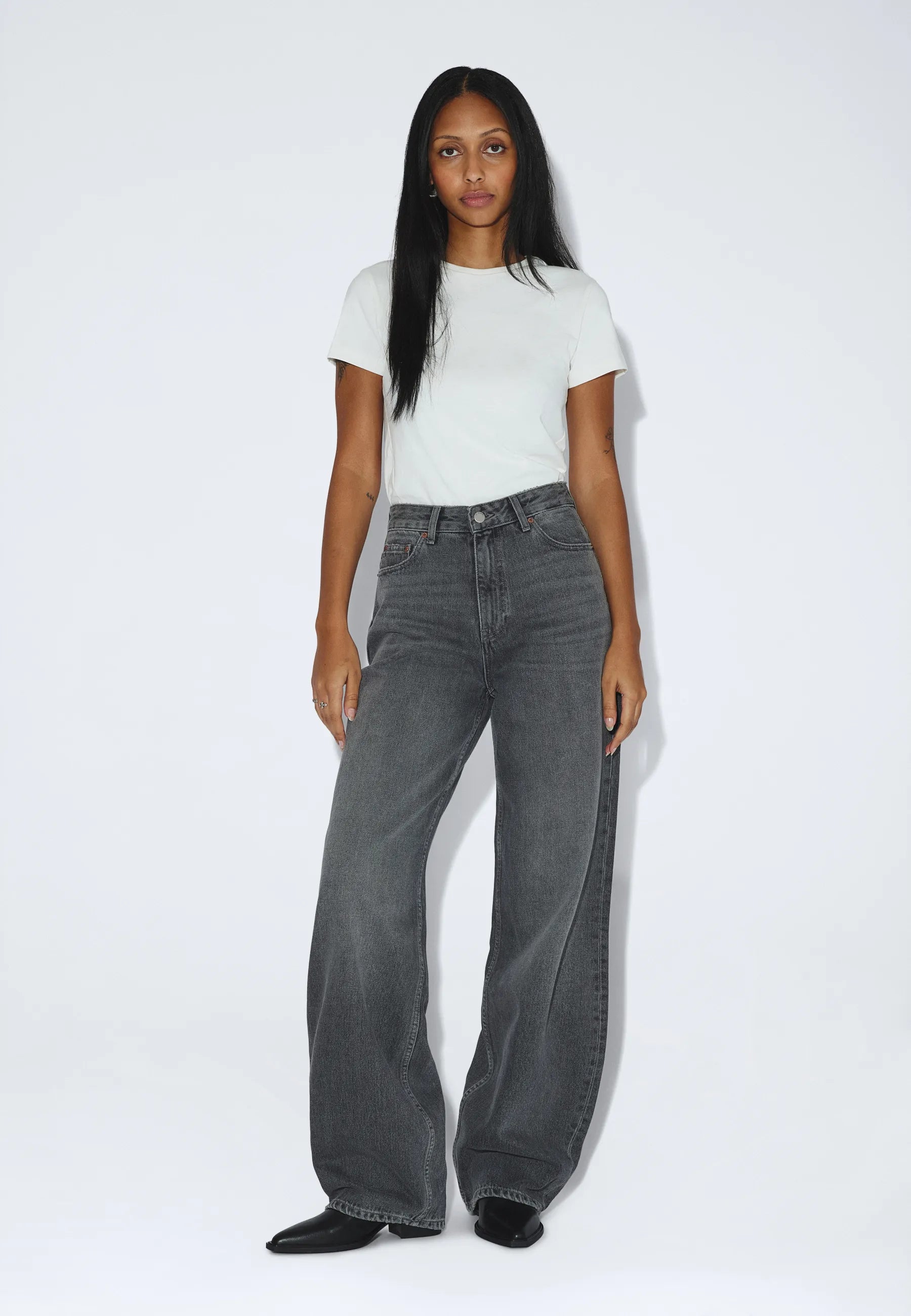 2230101184_DrDenim_DonnaHighRelaxed_MidGreyUsed_main_W1_3