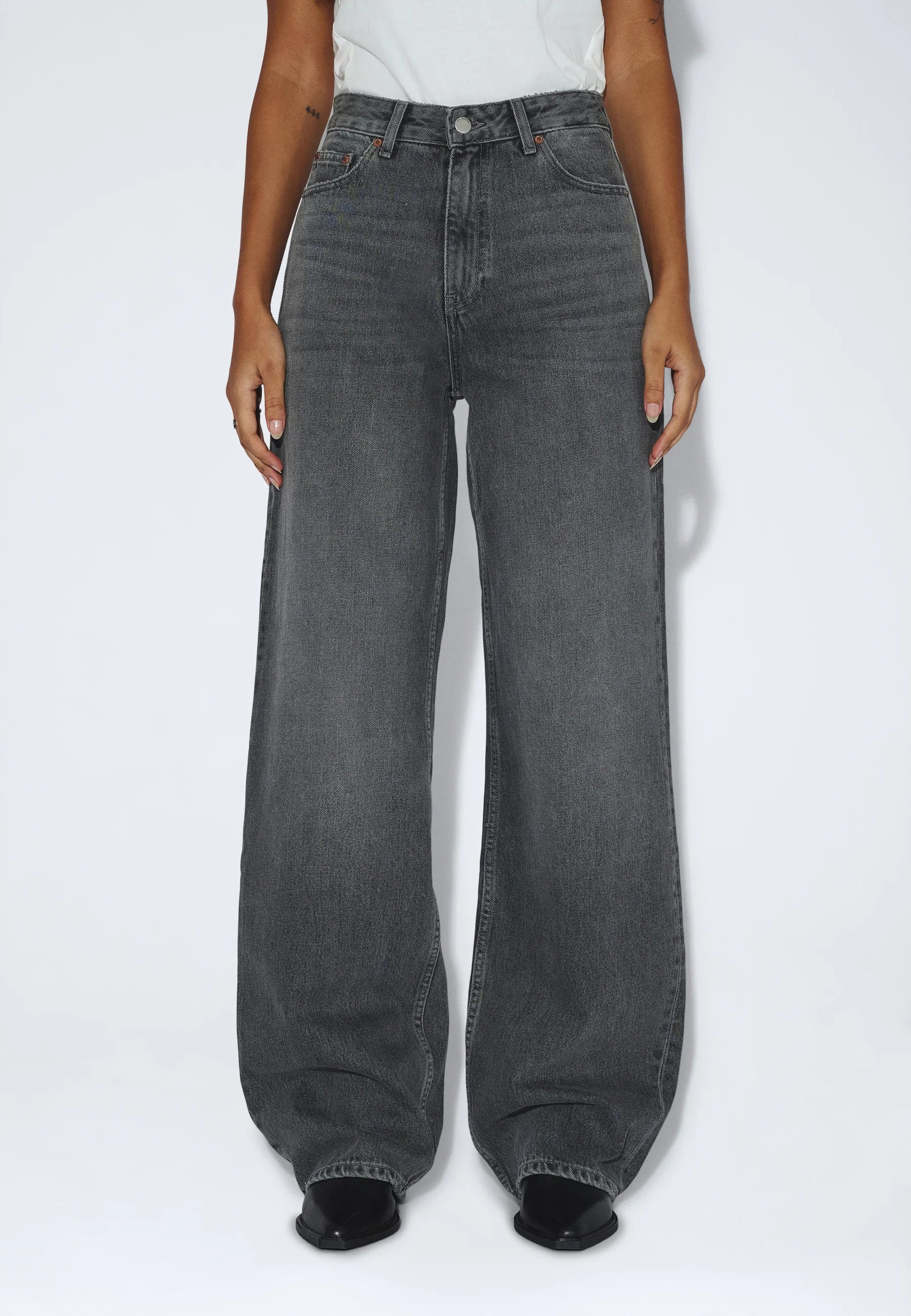 2230101184_DrDenim_DonnaHighRelaxed_MidGreyUsed_main_W3_1