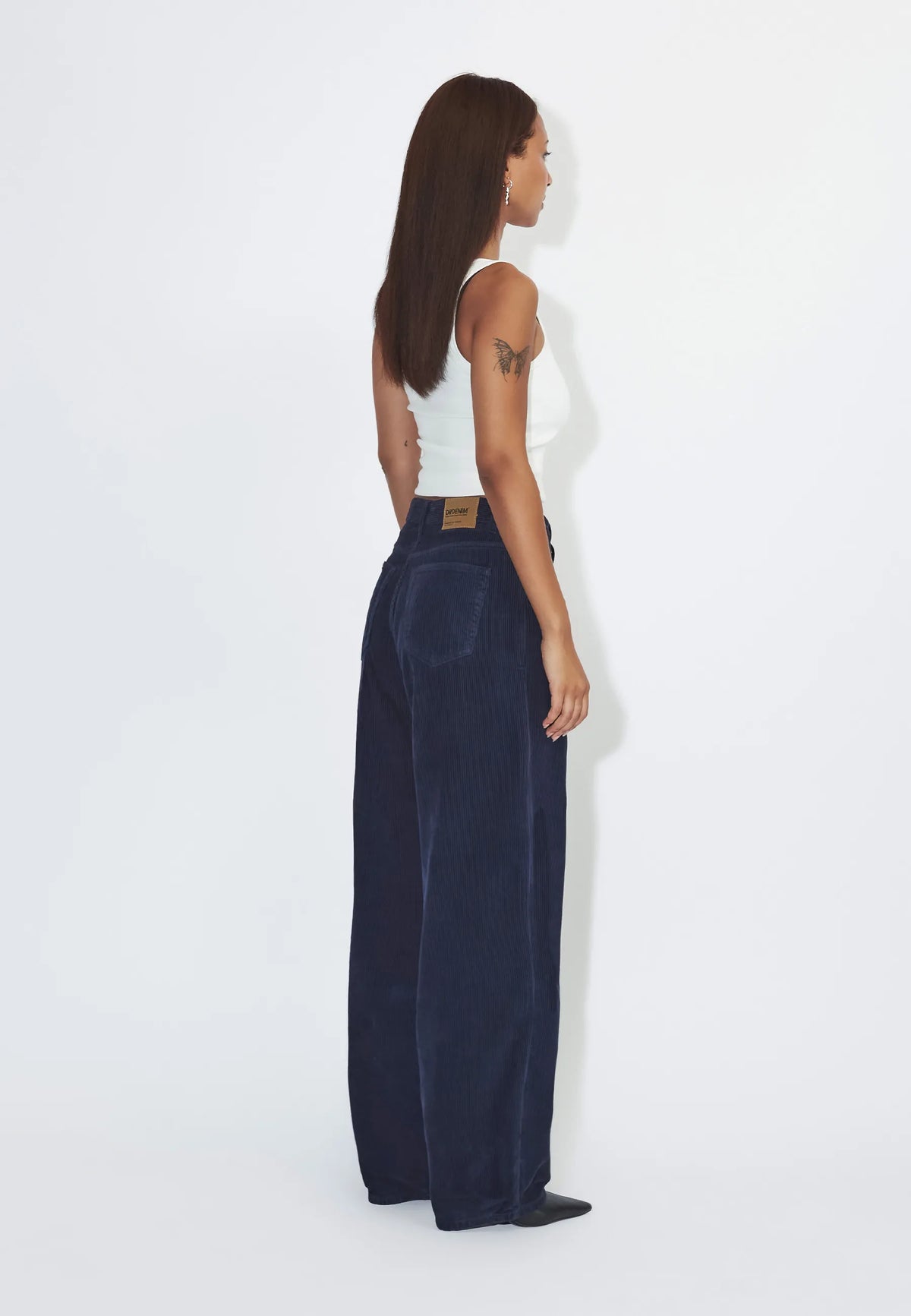 2230101213_DrDenim_DonnaHighRelaxed_NavyCord_Main_W2_1