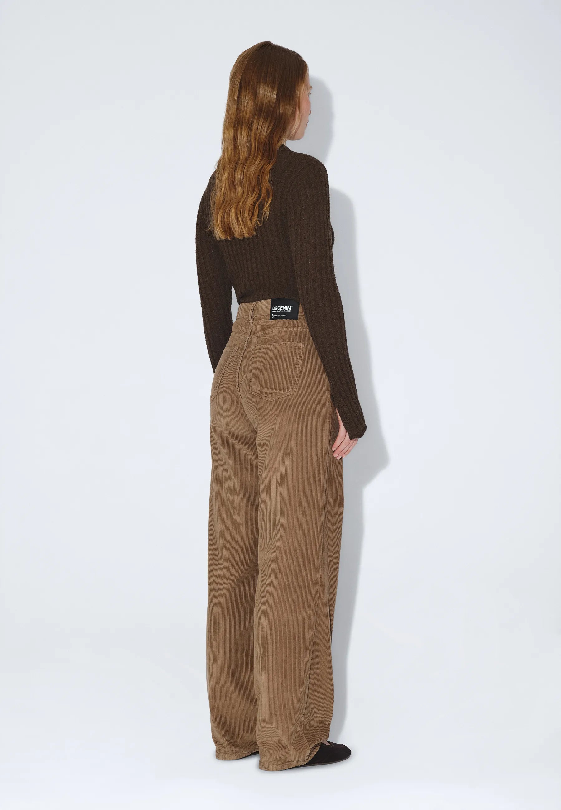 2230101BM6_DrDenim_DonnaHighRelaxed_WashedKhakiCord_main_W2_1