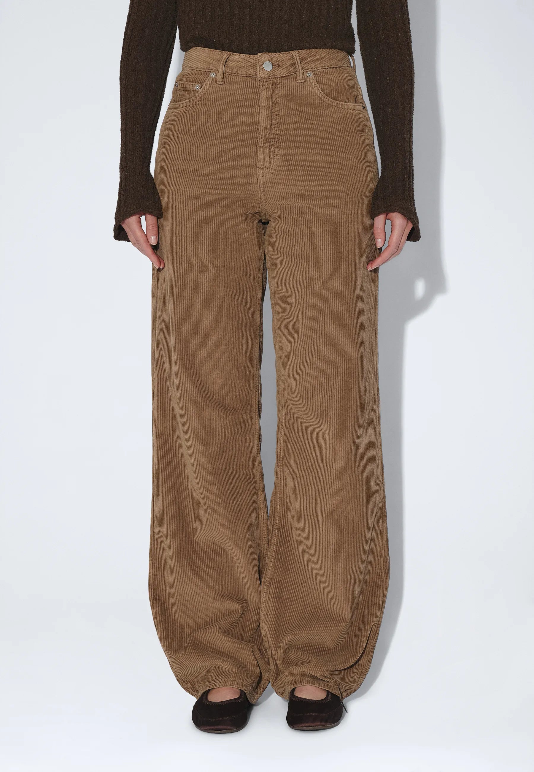 2230101BM6_DrDenim_DonnaHighRelaxed_WashedKhakiCord_main_W3_1