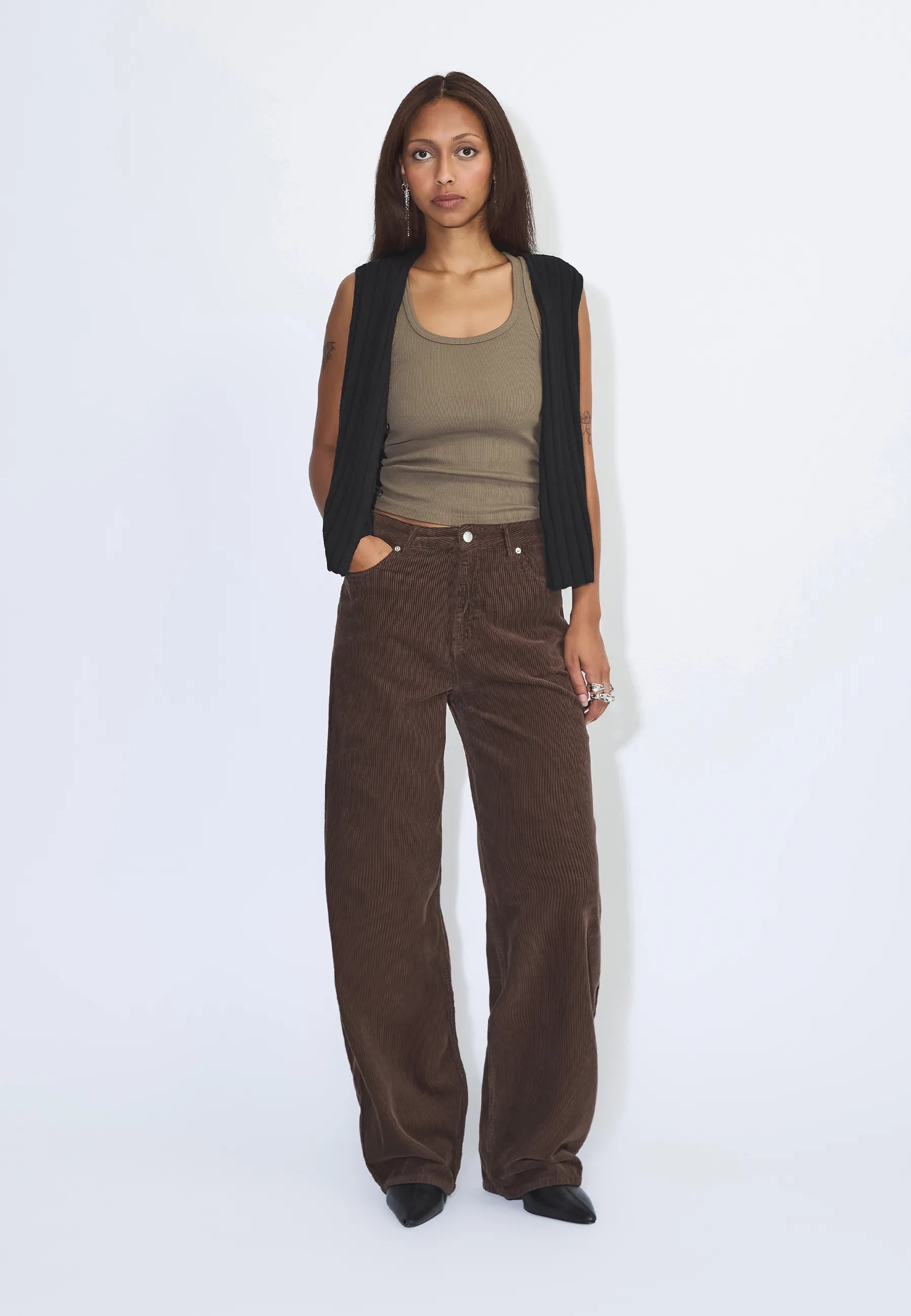 2230101BY2_DrDenim_DonnaHighRelaxed_DarkBrownCord_Main_W1_1