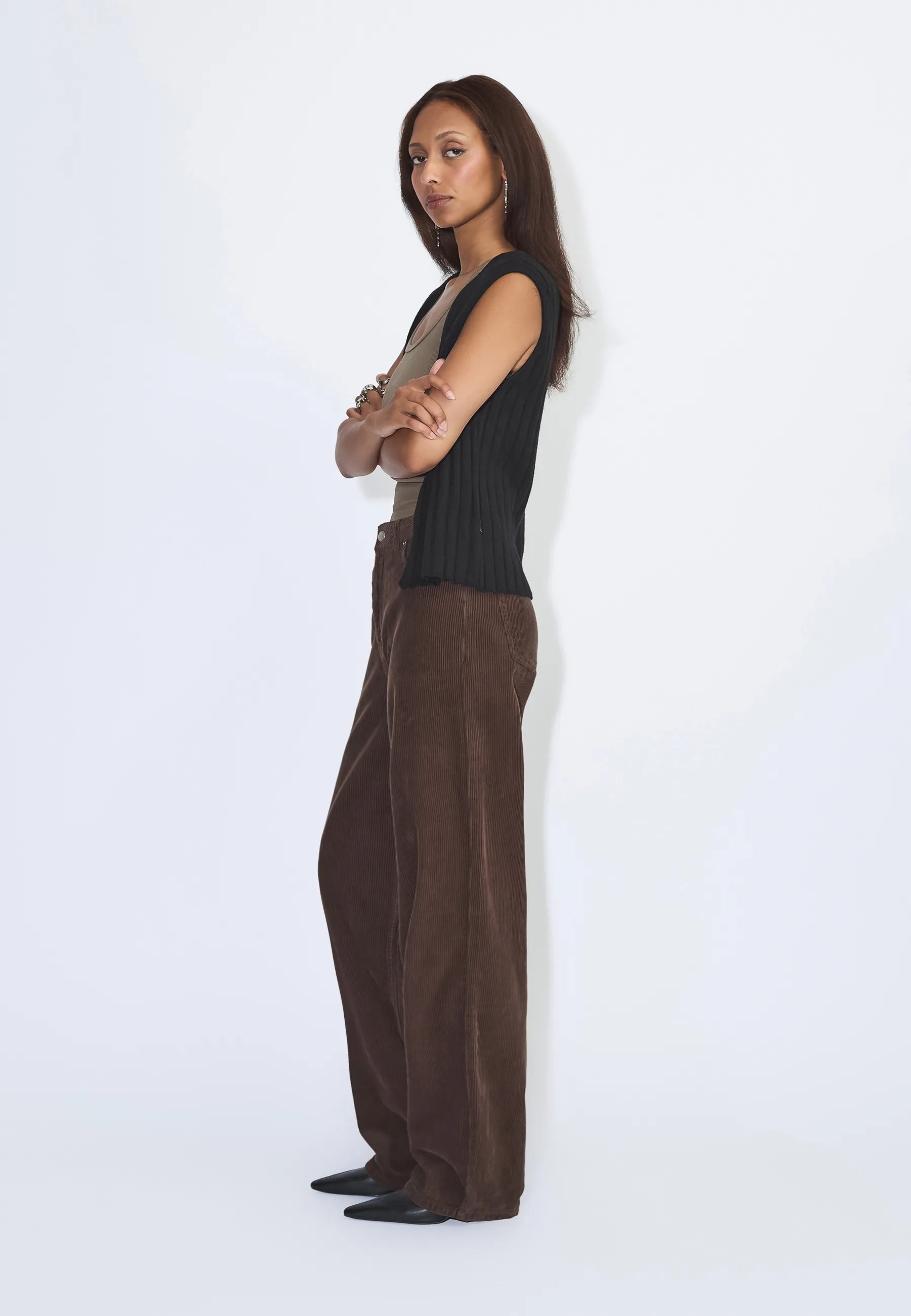 2230101BY2_DrDenim_DonnaHighRelaxed_DarkBrownCord_Main_W1_2
