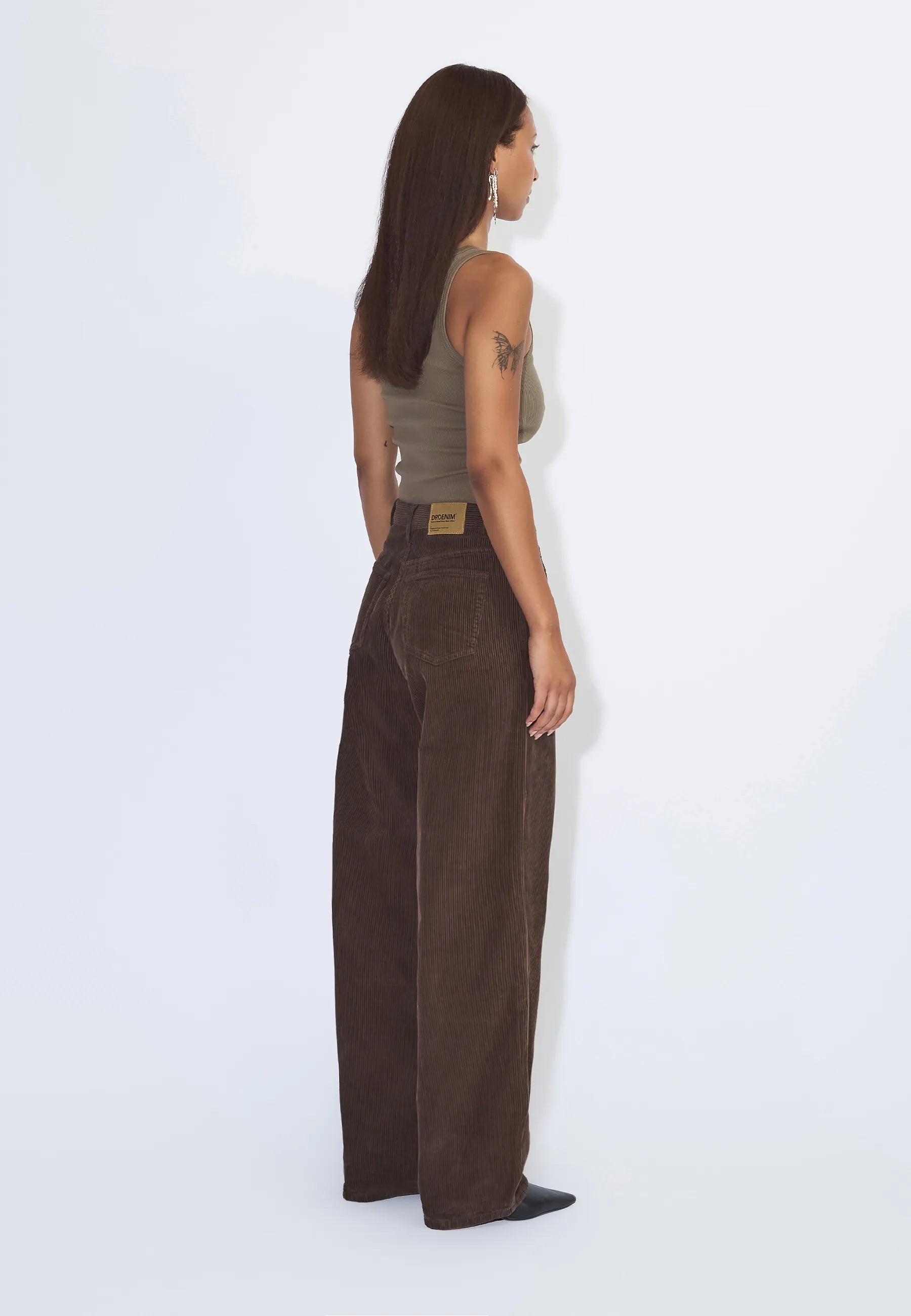 2230101BY2_DrDenim_DonnaHighRelaxed_DarkBrownCord_Main_W2_1