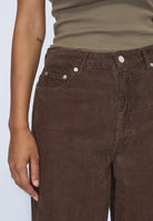 2230101BY2_DrDenim_DonnaHighRelaxed_DarkBrownCord_Main_W5_1