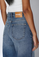 2230101L02_DrDenim_DonnaHighRelaxed_StreamSkyFade_main_W5_2