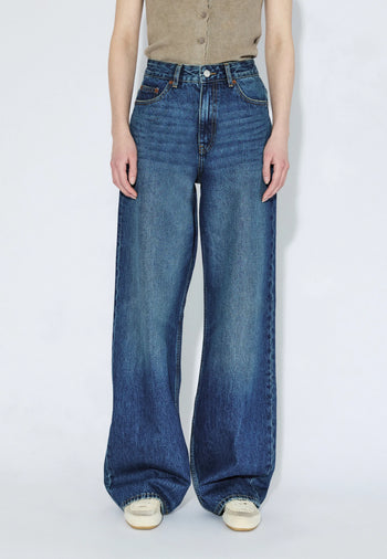 2230101L97_DrDenim_DonnaHighRelaxed_StreamDarkFadeVintage_Main_W3_1