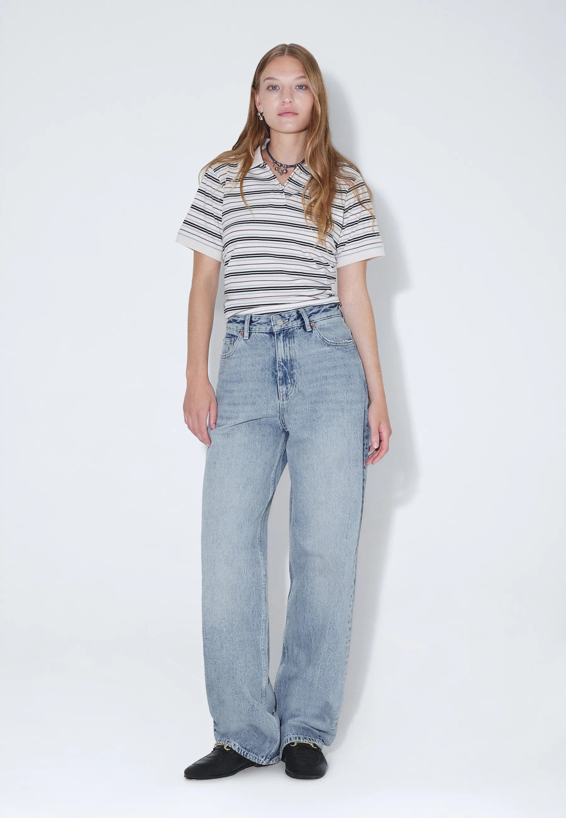 2230101M01_DrDenim_DonnaHighRelaxed_DriftLightUsed_Main_W1_2