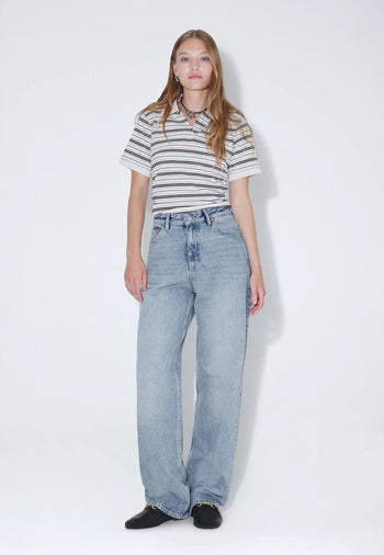 2230101M01_DrDenim_DonnaHighRelaxed_DriftLightUsed_Main_W1_2