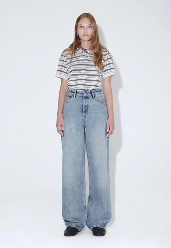 2230101M01_DrDenim_DonnaHighRelaxed_DriftLightUsed_Main_W1_3