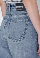 2230101M01_DrDenim_DonnaHighRelaxed_DriftLightUsed_Main_W5_2